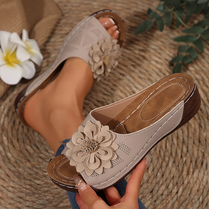 Bequeme orthopädische Sandalen Athenia. Stilvolle Damenschuhe für Sommer und gesunde Füße.
