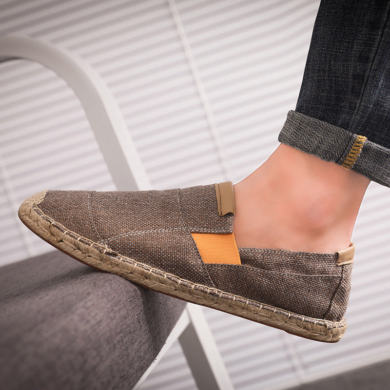 Stylische Herren Espadrilles Slipper. Leichte, atmungsaktive Freizeitschuhe für bequemen Casual-Look.