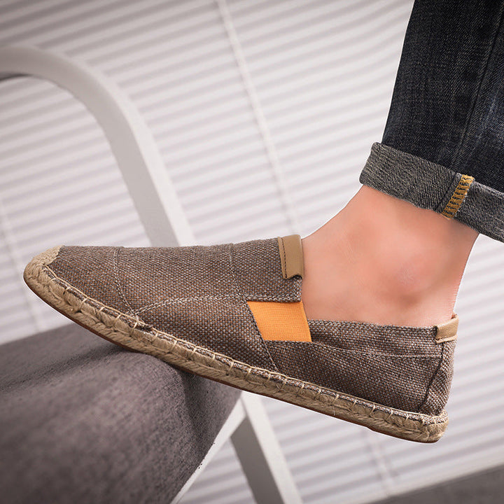 Stylische Herren Espadrilles Slipper. Leichte, atmungsaktive Freizeitschuhe für bequemen Casual-Look.