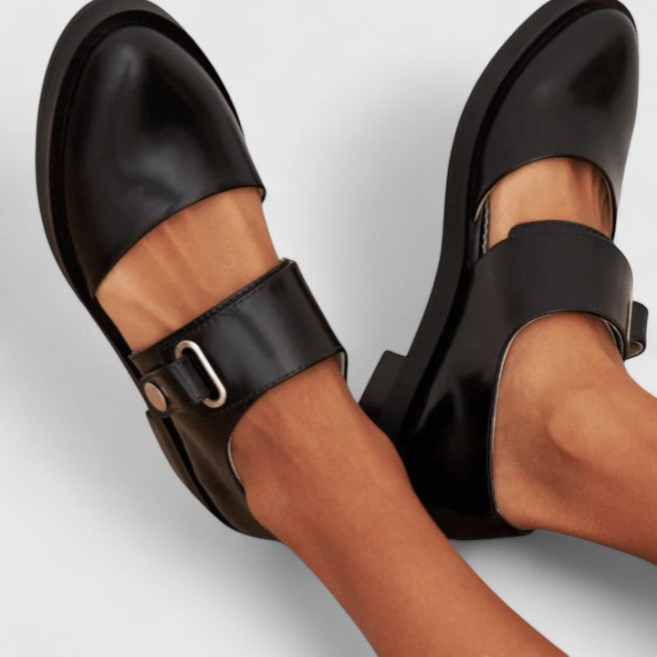 Elegante schwarze Damen Mary Jane Ballerinas mit bequemem Riemen, ideal für Alltag und Büro. Klassische Damenschuhe.