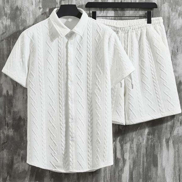 Trendiges Herren Shorts-Set mit T-Shirt für den Frühling, ideal für entspannte Stunden.