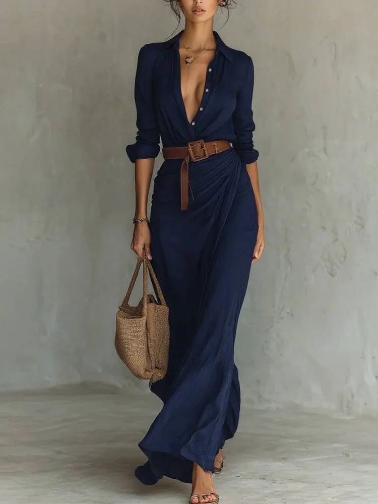 Stilvolles Damen Maxikleid mit langen Ärmeln und Reverskragen; perfekte Mode für Alltag und besondere Events.