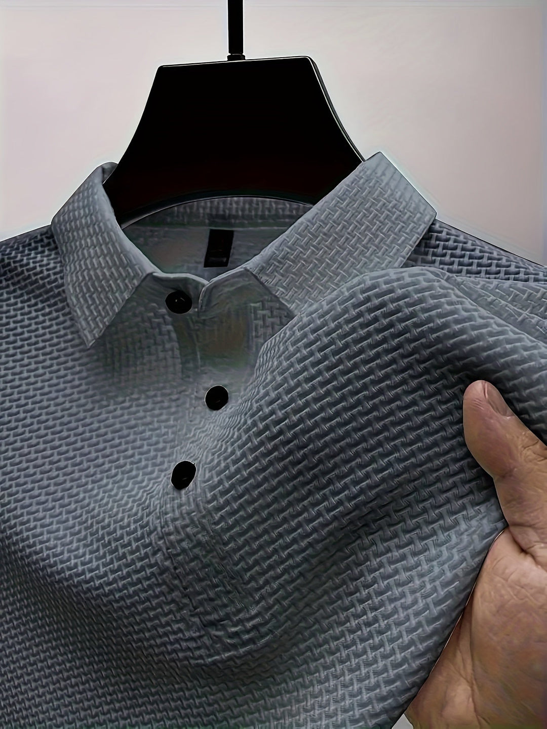 Hochwertiges männliches Oberteil: Kurzarm-Poloshirt, stilvoll und komfortabel für jede Jahreszeit.
