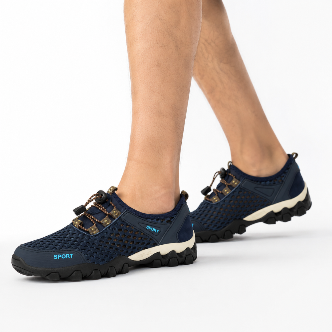 Nahaufnahme des Waverun Aquaschuhs. Zeigt das atmungsaktive Mesh-Material & Slip-on-Design.