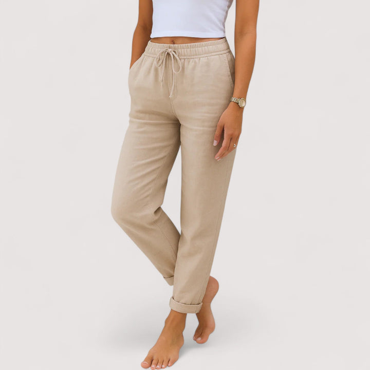 Komfortable Weitbein-Damenthose im Regularfit, ideal für entspannte Tage und modische Freizeitmode.