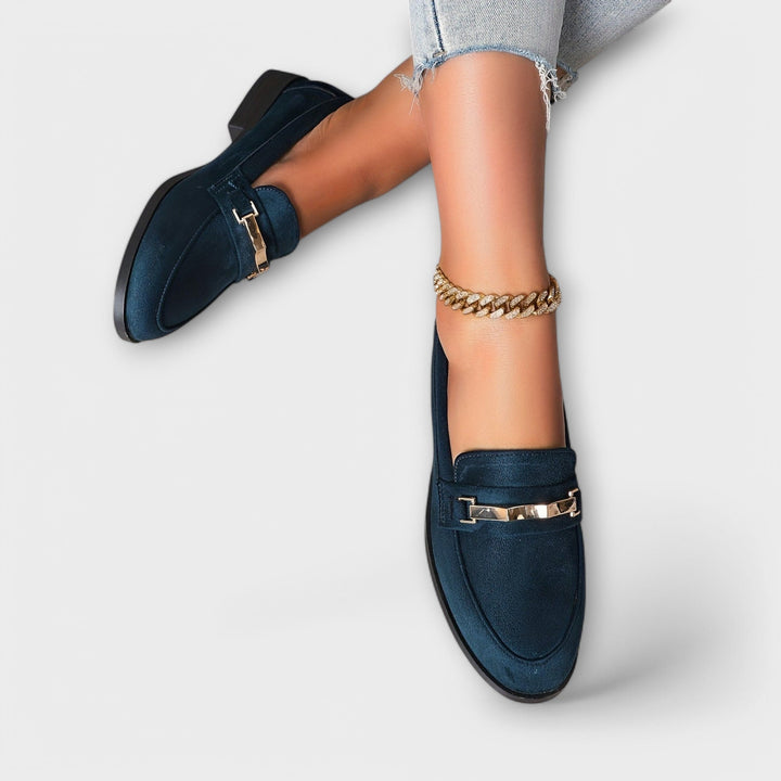 Detailansicht: Schwarzer Damen Loafer, hochwertige Slip-On Schuhe. Komfortable und elegante Slipper.