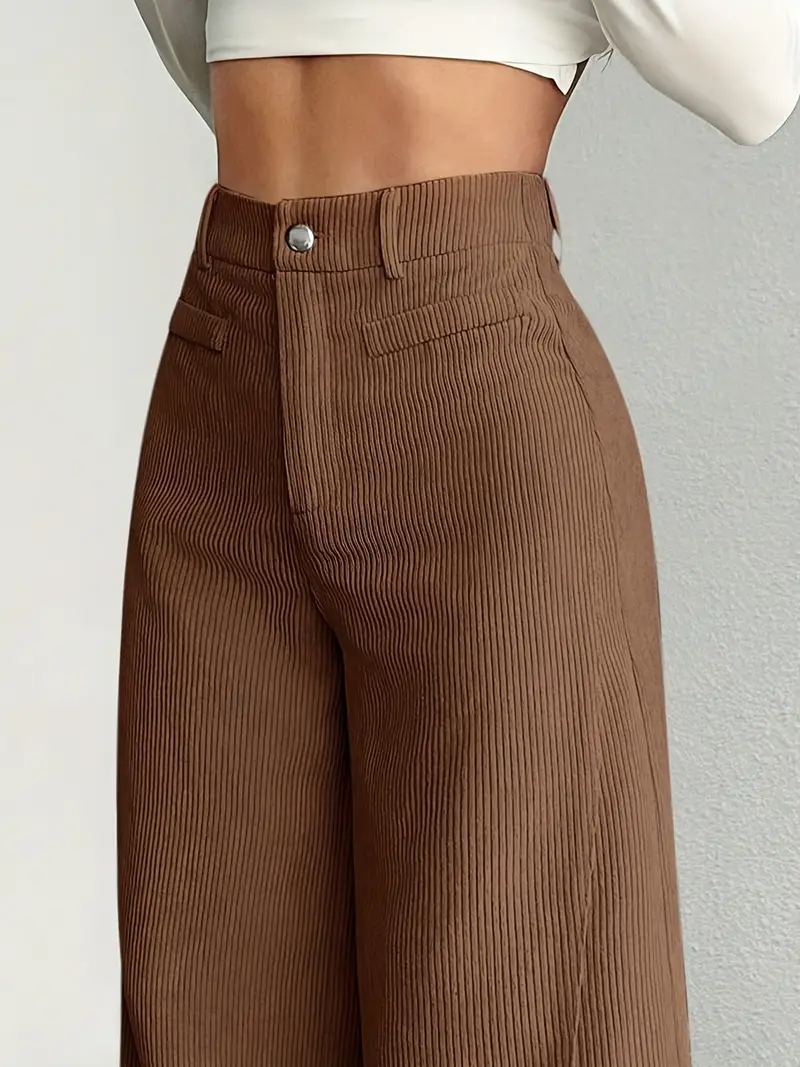 Stilvolle Damenhose mit hoher Taille und weitem Bein. Perfekt als elegante Freizeithose oder für Business Casual.