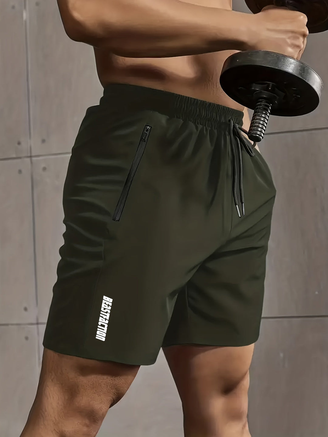 Detailansicht: praktische Reißverschlusstaschen an Herren Sportshorts für sichere Aufbewahrung.