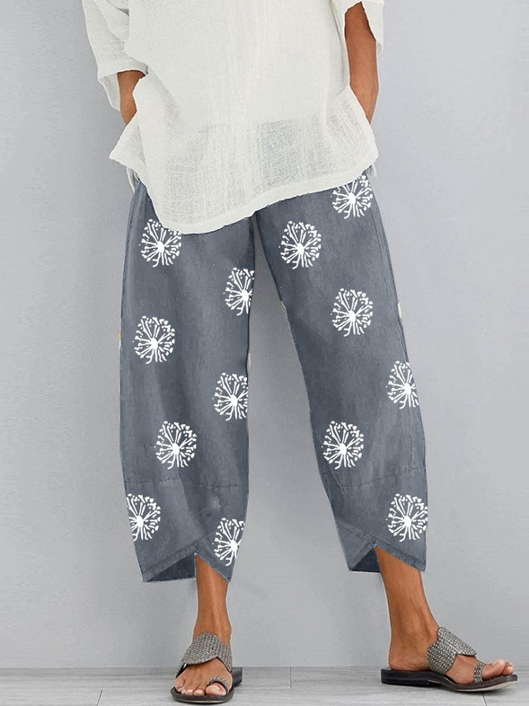 Leichte Damen Sommerhose kurz, bedruckt, für Strand & Urlaub. Weites Bein & elastischer Bund bieten Komfort.