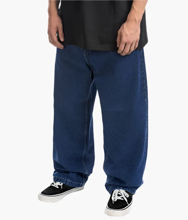 Robuste Herren Denim Hose im Oversized-Schnitt, ideal für Skate- und Streetwear. Lässige weite Jeans für Freizeit.