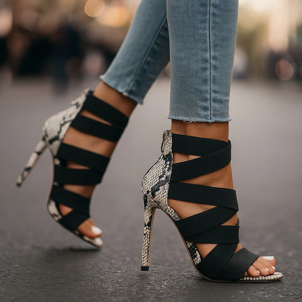 Glamouröse Damen Stiletto Absätze im Schlangenmuster-Design mit Reißverschluss. Perfekt für Parties.