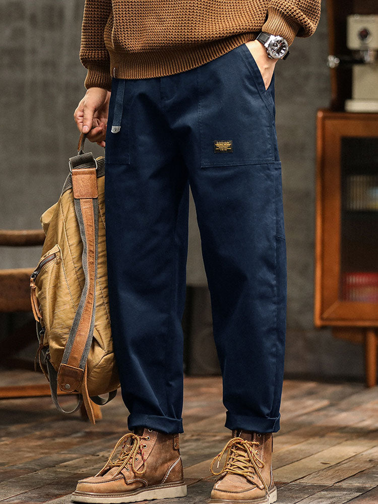 Herrenhose Darren Detail Taschen: Praktische Taschen einer bequemen & stilvollen Alltagshose. Modern.