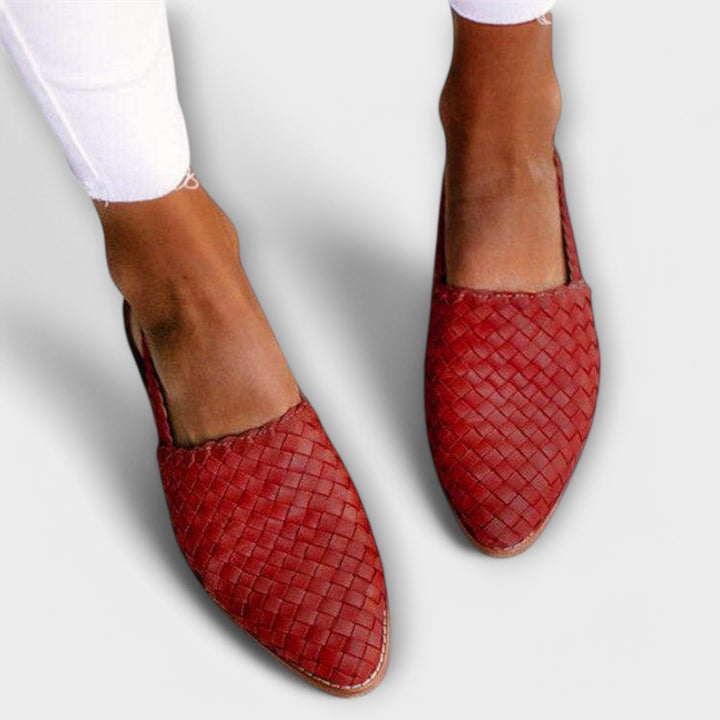 Komfortable Damen Schlupf-Mokassins: elegante, flache Schuhe für Business & Freizeit. Perfekte Alltagsschuhe für Damenmode.