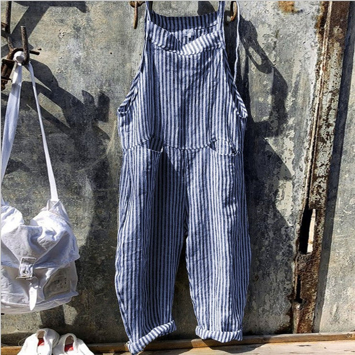 Modischer Damen Sommer Jumpsuit mit Streifenmuster. Einteiler für einen chicen und unkomplizierten Look.