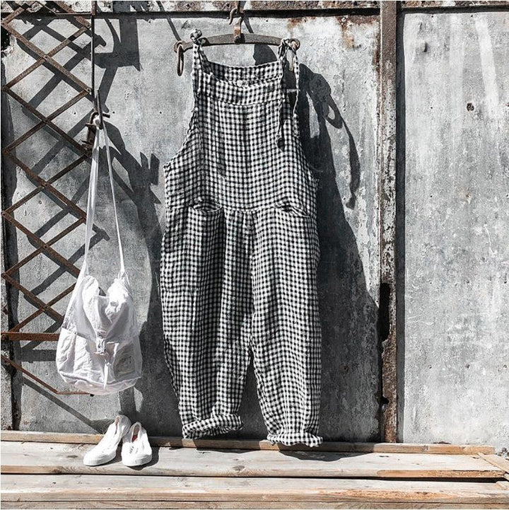 Loose Fit Damen Jumpsuit mit Streifen. Dieser bequeme Einteiler ist ideal für entspannte Freizeit-Outfits.