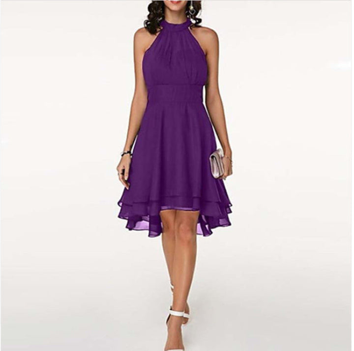 Modernes Vintello Partykleid: Neckholder-Design und voluminöser Stufenrock für einen glamourösen Auftritt.