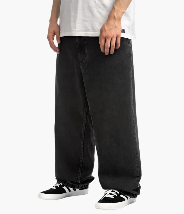 Herren Oversized Jeans in weitem Skate-Stil, bequeme Streetwear Denim Hose für lässige Urban-Mode.