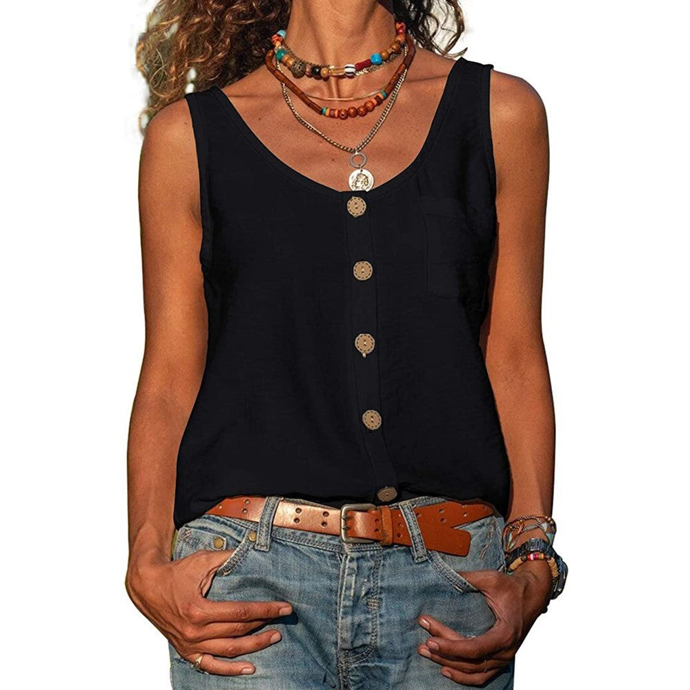 Nahaufnahme: Knopfleiste des lässigen Damen Sommertopps. Ärmelloses Top, perfekt für Strand & Urlaub.
