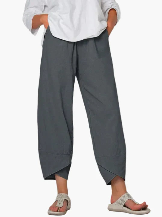 Zeitlose Damen Weites-Bein-Hose, locker & stilvoll. Bequeme Eleganz für Freizeit und Casual-Outfits.