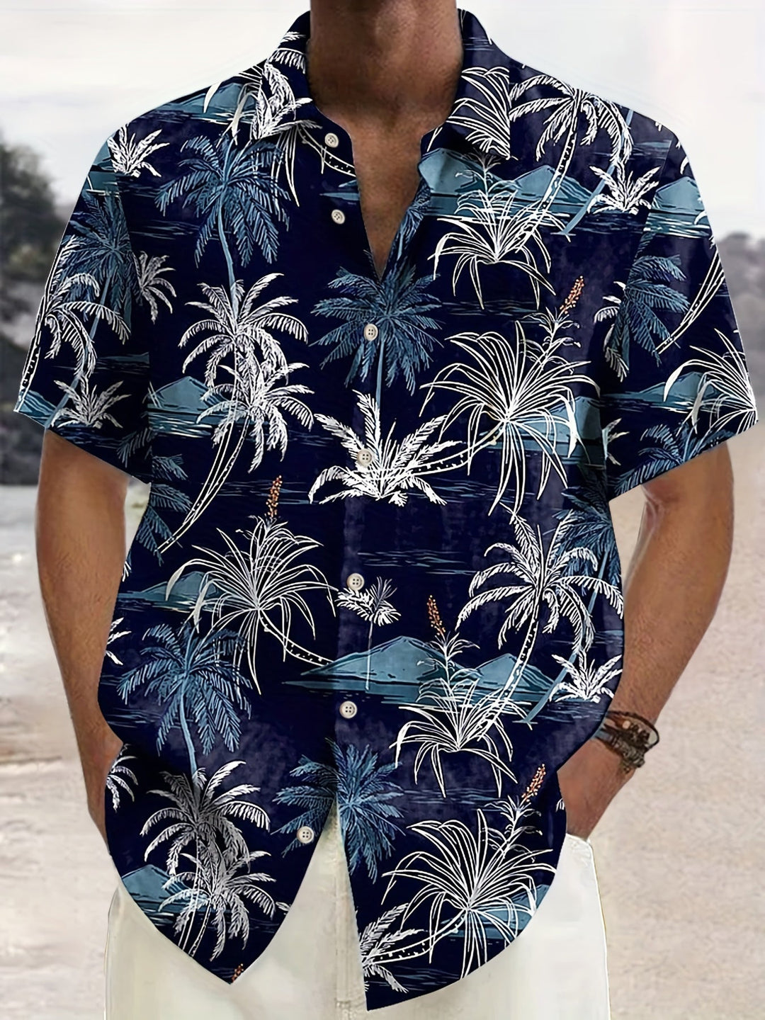 Blaues Herren Sommerhemd mit tropischem Palmen-Print, ideal für Strand & Urlaub. Lässiges Kurzarm-Design.