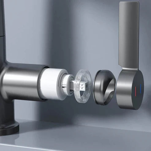 Digitaler Messing-Wasserhahn, flexibel & ausziehbar, mit LED-Anzeige zum Schutz vor Verbrühungen.