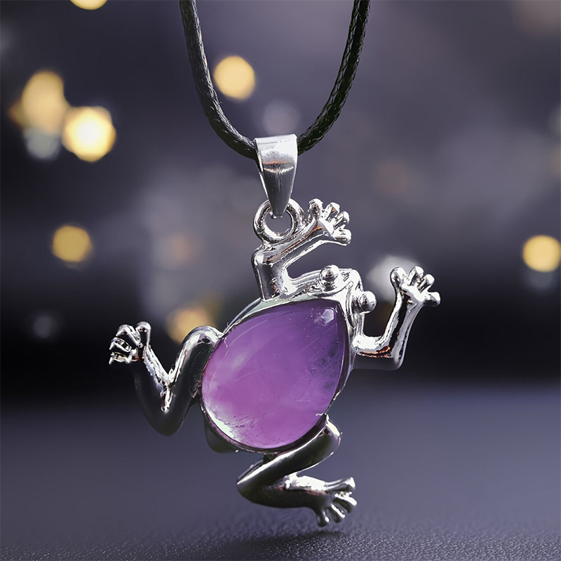 Wunderschöne Frosch-Kristallkette für Damen, Naturstein-Schmuckstück zur Unterstützung der Achtsamkeit.
