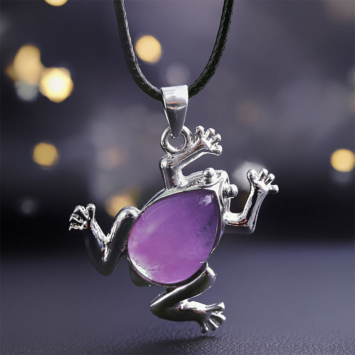 Wunderschöne Frosch-Kristallkette für Damen, Naturstein-Schmuckstück zur Unterstützung der Achtsamkeit.