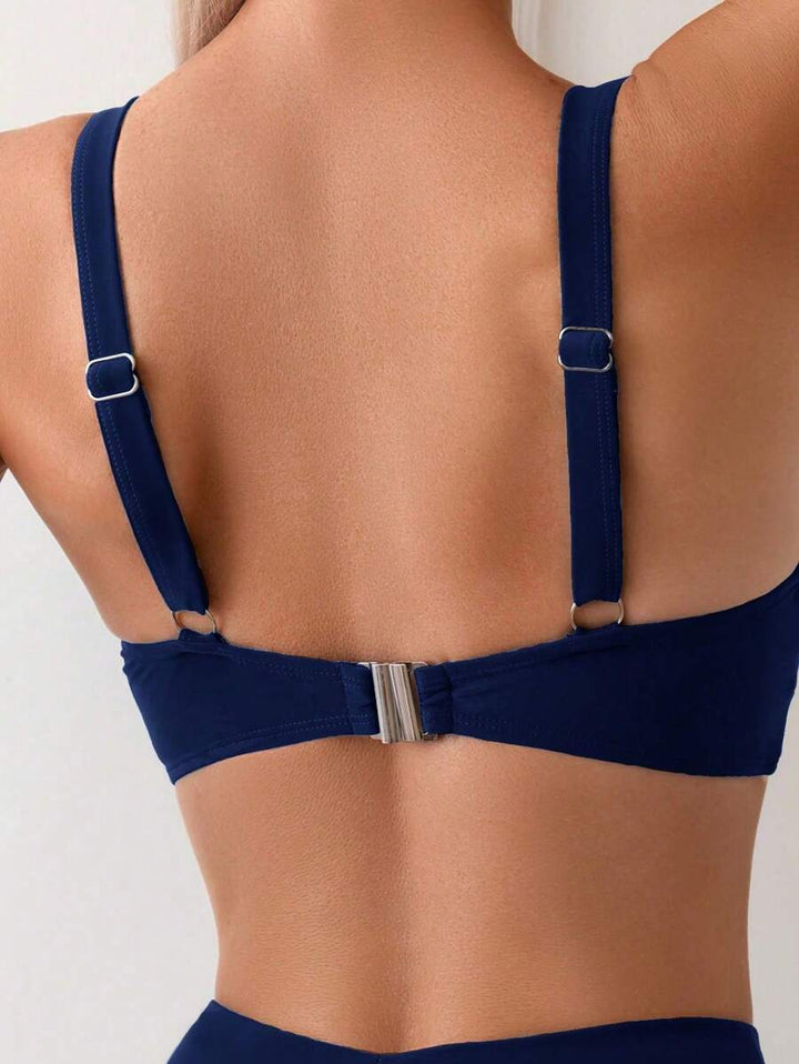 Damen Bikini Set Silvia, zeitlos elegant. Bademode mit hoher Taille & bügellosem Top für den Sommerurlaub.