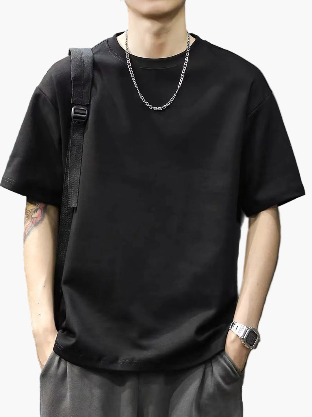 Klassisches Herren Basic Rundhals-T-Shirt, kurzärmelig, aus hochwertiger Baumwolle für Komfort.
