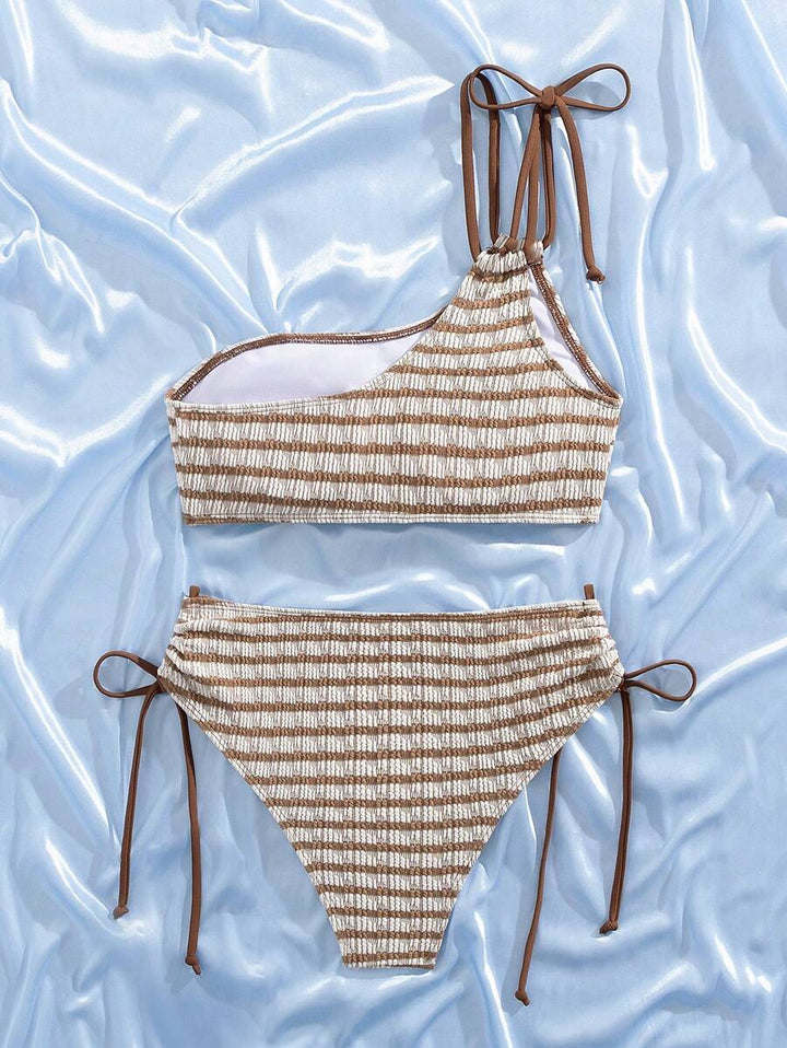 Höschen des High Waist Bikinis für Damen, gestreift und bequem. Perfekt als Zweiteiler Bademode.