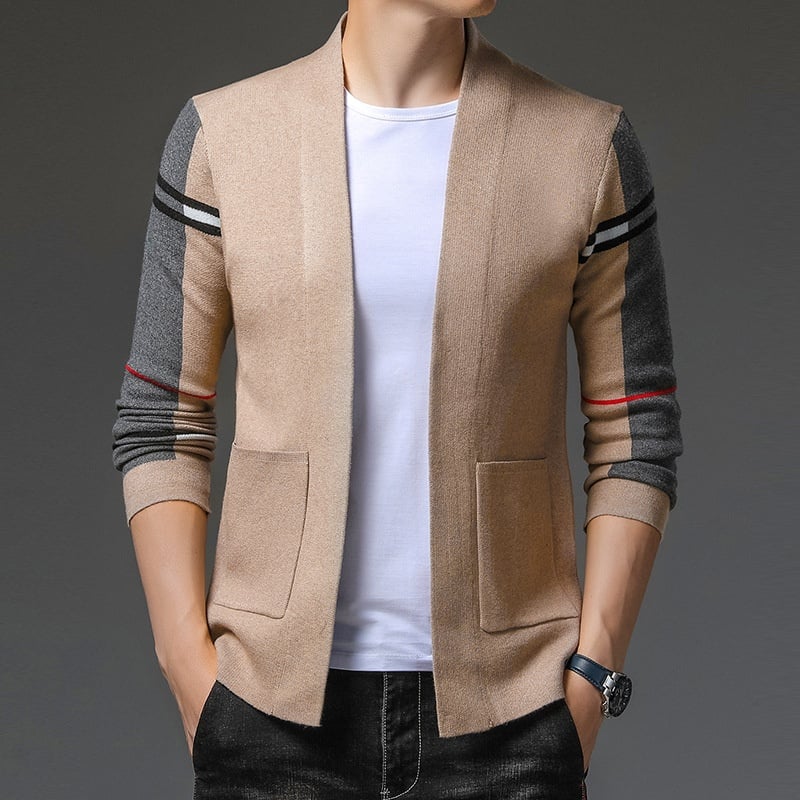 Herren Langarm Strickpullover mit Reißverschluss, schmal geschnitten. Ideal für elegante Winter-Herrenmode.