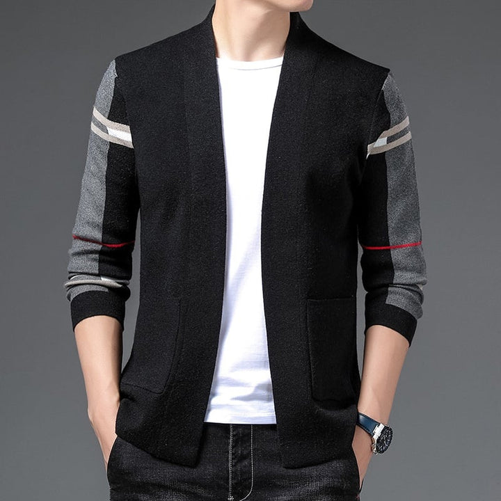 Schmal geschnittener Herren Strickpullover Langarm, warm & bequem. Moderner Look für Winter-Herrenmode.