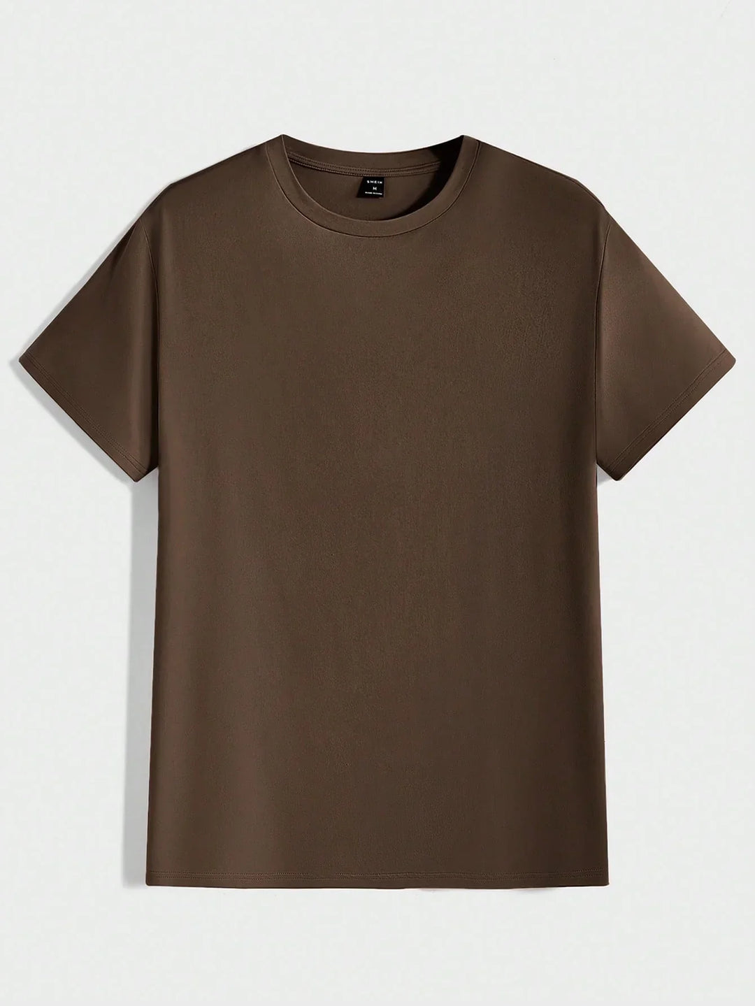 Frontansicht des strukturierten Herren T-Shirts mit Rundhals. Zeitloses Design für jeden Tag, bequem & lässig.