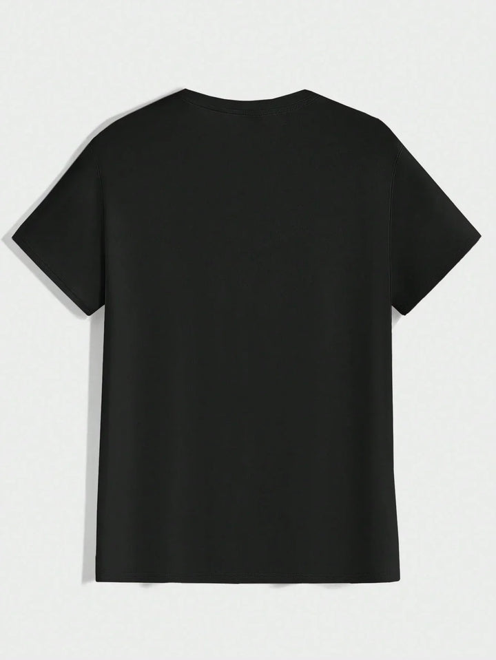 Detail des Rundhalsausschnitts am strukturierten Herren Kurzarm T-Shirt. Hochwertig verarbeitet, stilvoll & bequem.