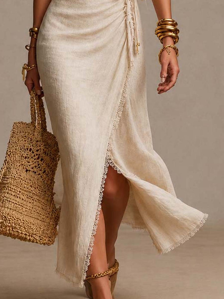 Sommerliches Damen Midi-Kleid mit Wickeloptik, V-Ausschnitt und Spitze – vielseitig als Freizeit- oder Strandkleid.