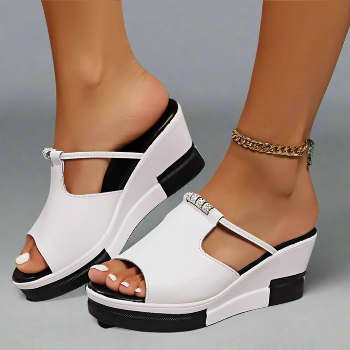 Damen orthopädische Sandalen in elegantem Schwarz, bieten stilvollen Komfort und Unterstützung für die Fussgesundheit.