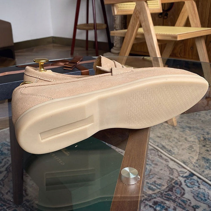 Vielseitige beige Herren Loafer Slip-On. Komfortable Businessschuhe und stilvolle Freizeitschuhe in einem.