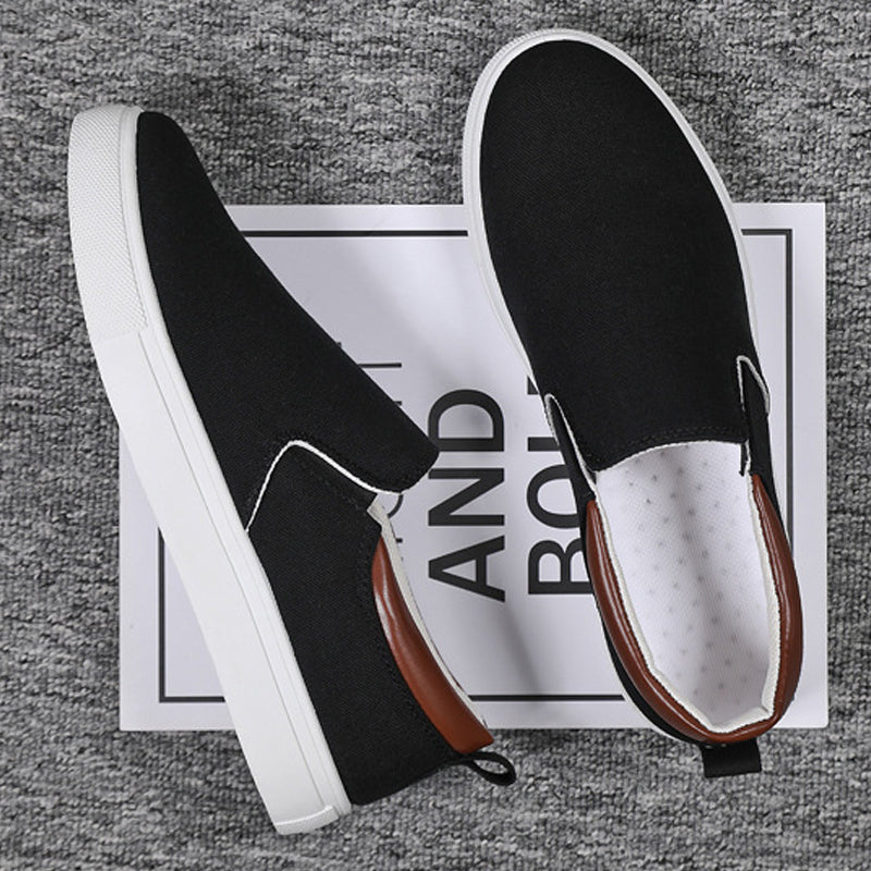 Moderne Lennard Slip-On Sneaker aus Canvas, perfekte Alltagsschuhe für stilbewusste Herren.