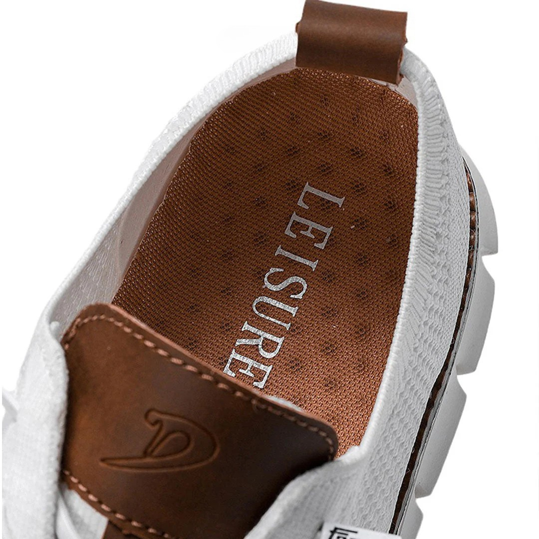 Braune orthopädische Herrenschuhe; stilvoll und bequem für jeden Anlass.