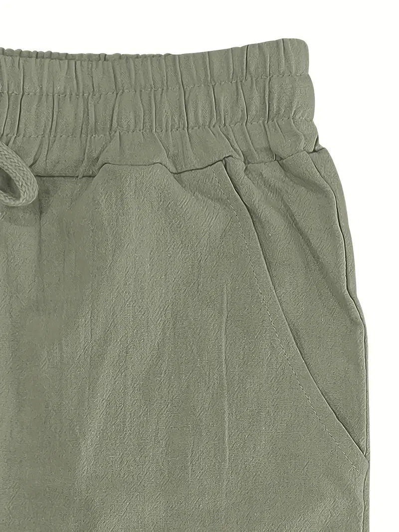 Weiße Herren Sommerhose, entspannt & bequem. Stylische Loose Fit Hose für Urlaub & Freizeit.