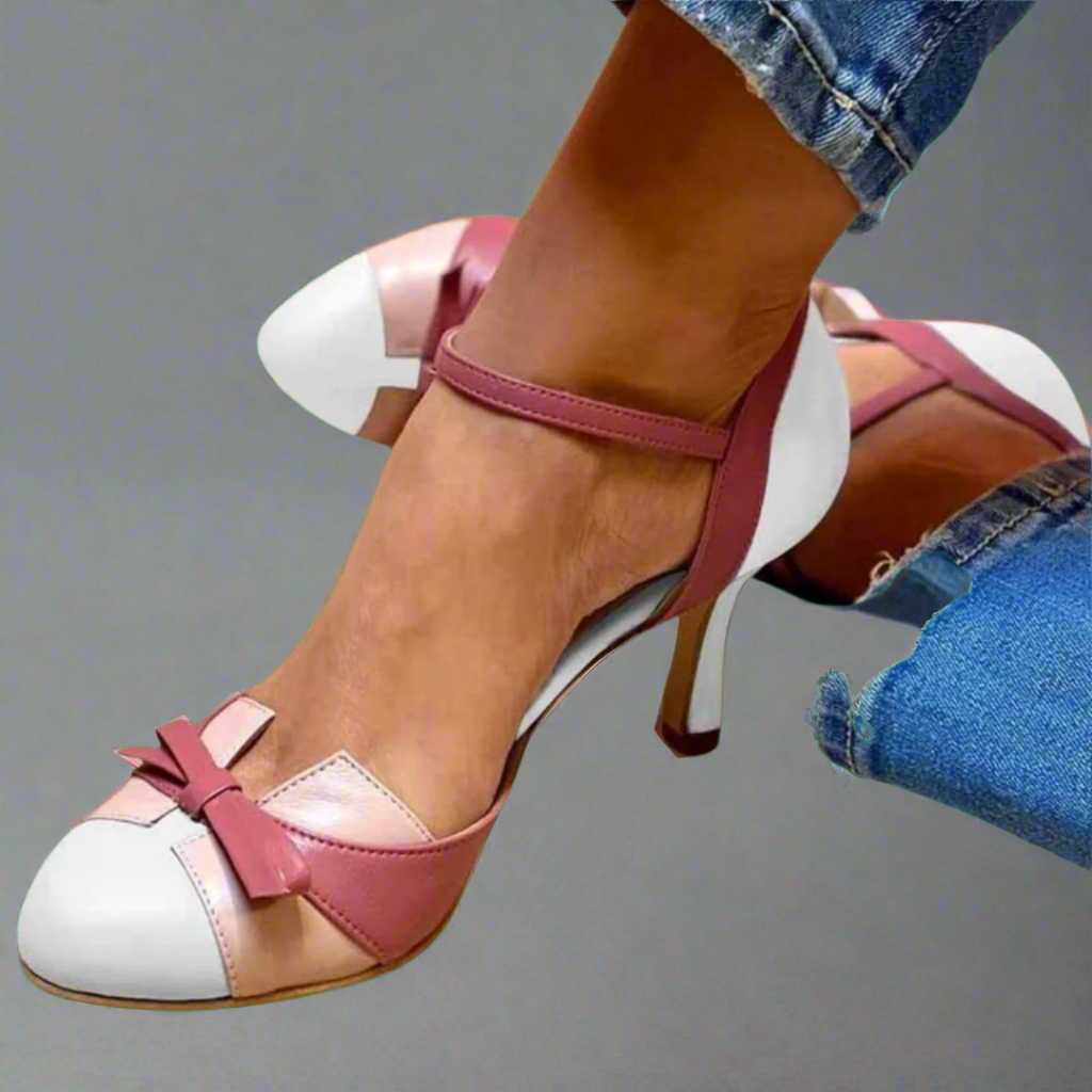 Weisse Reah Komfort-Absätze für Damen. Elegante Pumps im Retro-Stil für ganztägigen Tragekomfort, Büro & Abendschuhe.