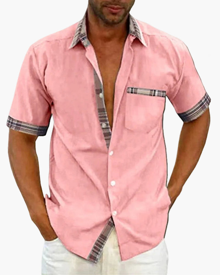 Gepflegtes Herren Kurzarmhemd mit Karodetail, für einen modernen Casual-Look im Sommer.