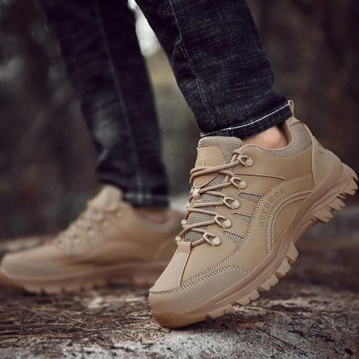 Robuste Herren Terrain Wanderschuhe mit wasserabweisender Funktion & exzellentem Grip für jedes Outdoor-Abenteuer.