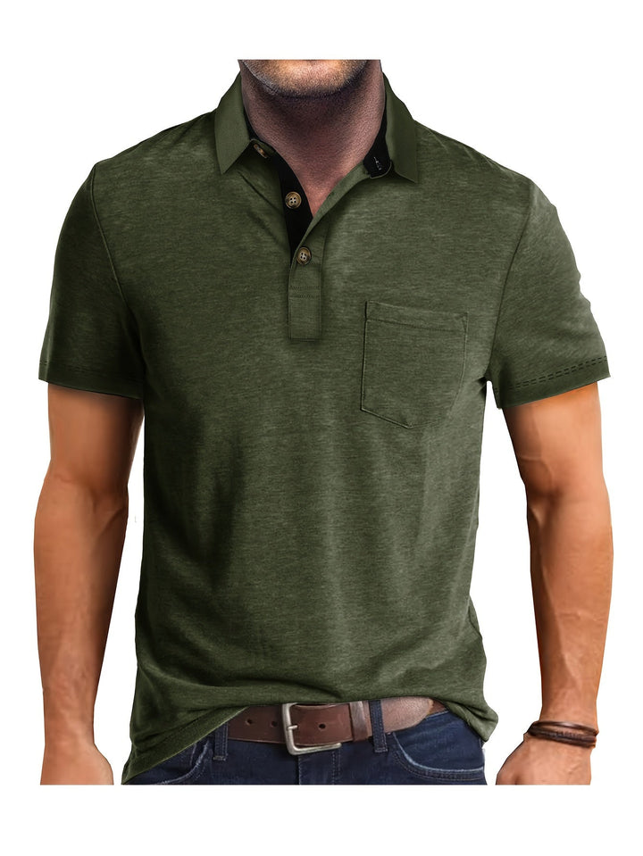Elegantes Herren Poloshirt mit Brusttasche. Bequemes Kurzarm-Modell für einen stilvollen Business Casual Look.