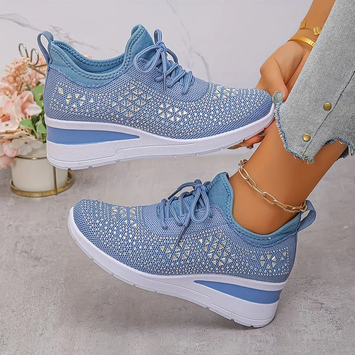 Rutschfeste Damen-Walkingschuhe, atmungsaktiv und ergonomisch für sicheren Halt und Fußgesundheit.