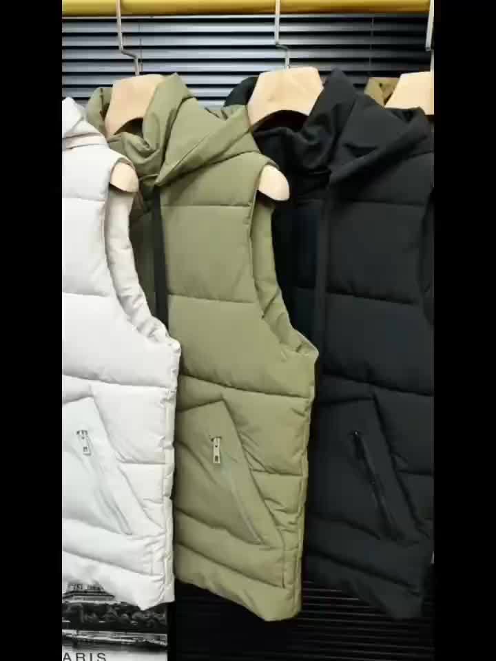 Funktionelle Herren Outdoorweste, warm, mit Kapuze, schützt vor Kälte.