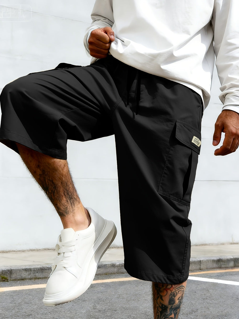 Stilvolle Herren Cargo Shorts im Streetwear-Look, urban & lässig, mit Taschen.