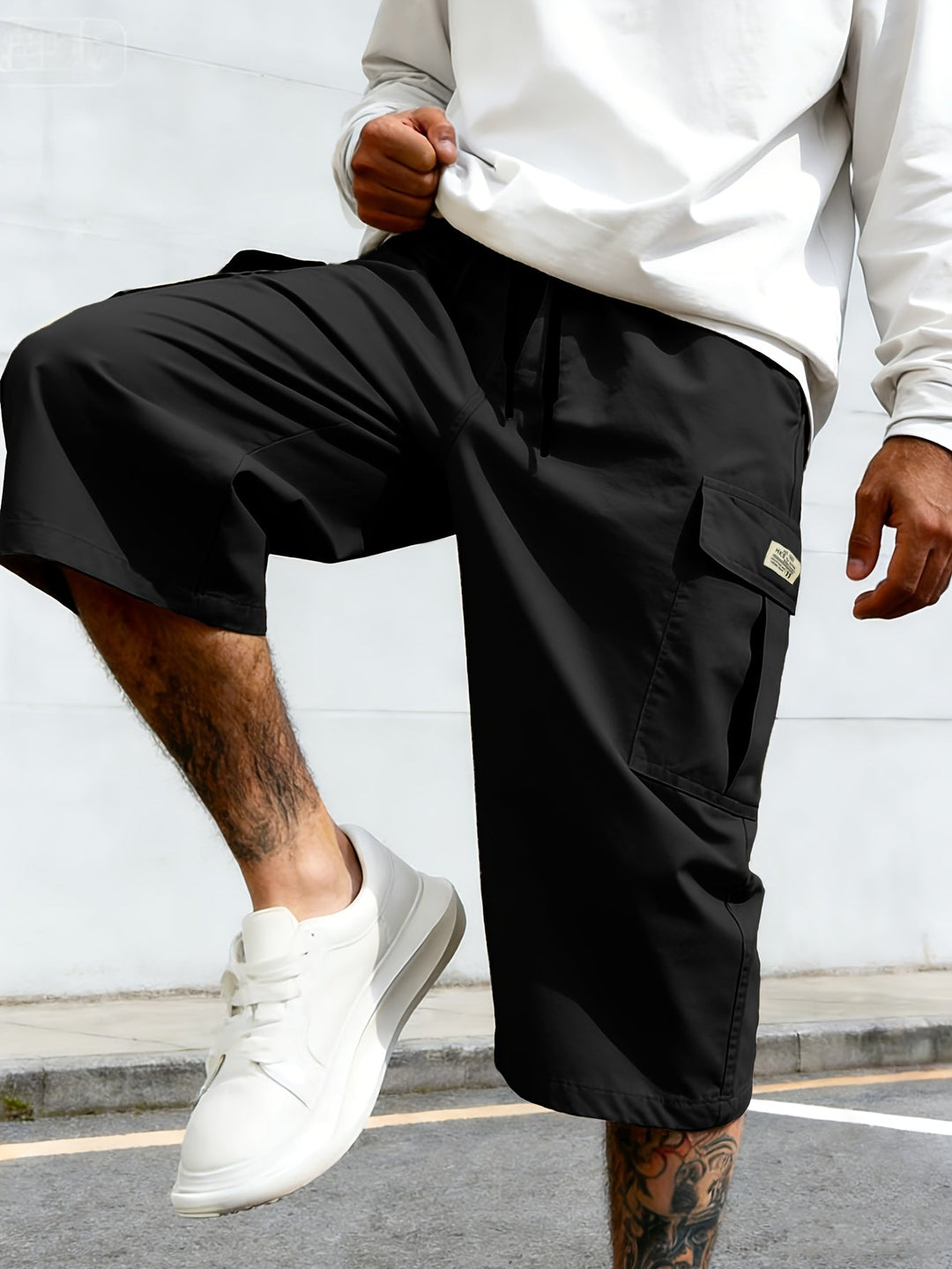 Stilvolle Herren Cargo Shorts im Streetwear-Look, urban & lässig, mit Taschen.