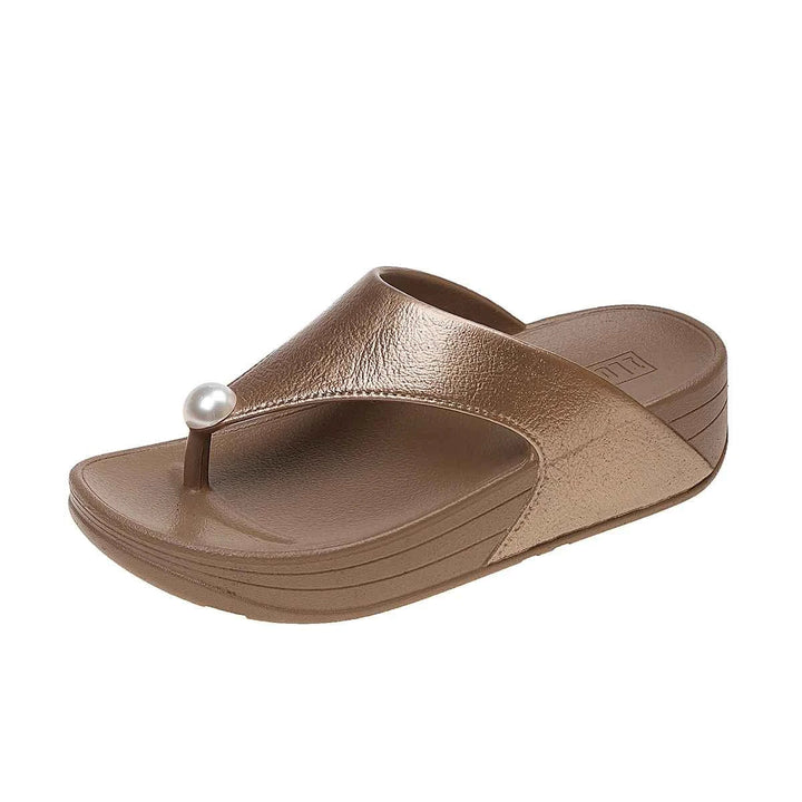 Elegante Damen Ergo-Sandale mit schimmerndem Perlen-Detail, ideal für bequemen Sommerstil und Freizeit.