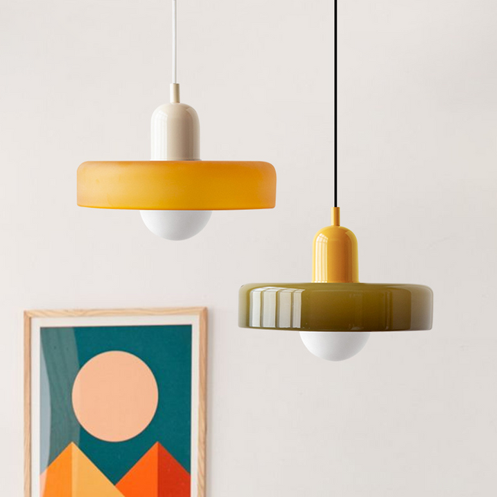 Bauhaus-Pendelleuchte, Buntglas-Kunstwerk, für ein einzigartiges Wohnerlebnis.